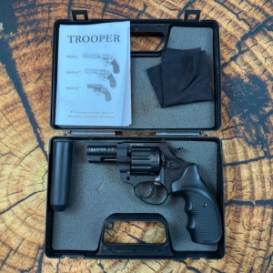 Trooper 2.5 пластик Б/У